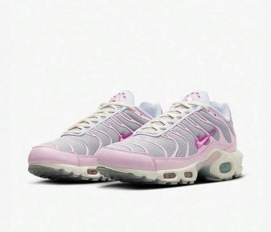 Nike Air Max Plus "Paw Print" Football Grey / Pink Foam Sneaker